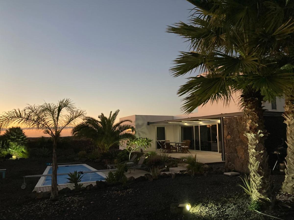 Majanicho Rock - Villa With Heated Pool 拉哈雷斯 外观 照片