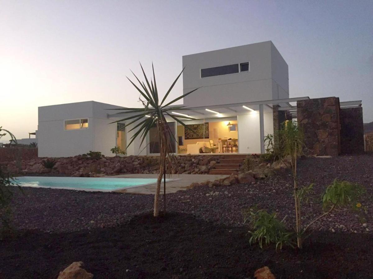 Majanicho Rock - Villa With Heated Pool 拉哈雷斯 外观 照片